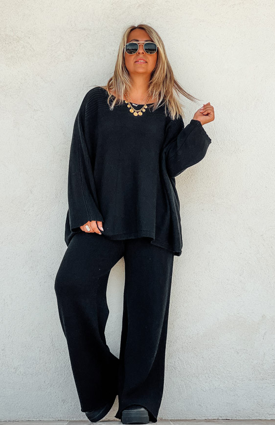 Black CLYDE pullovers