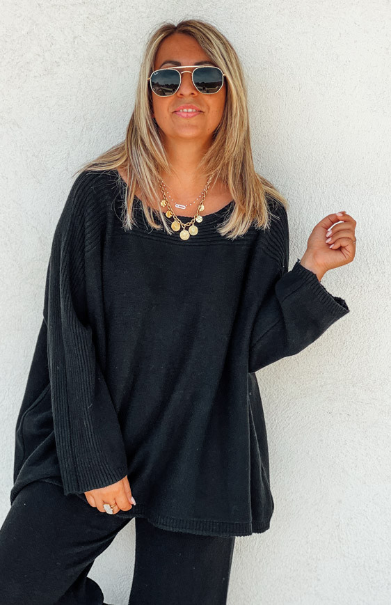 Black CLYDE pullovers