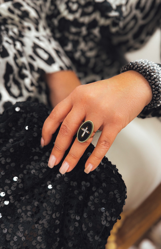 Black LULLABY ring